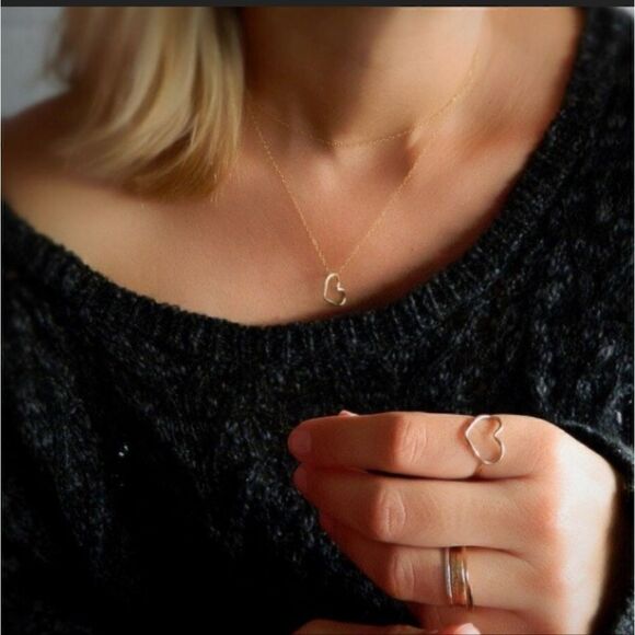 18K Gold Plated Hollow Big Heart Stackable Ring For Women - Picture 4 of 12